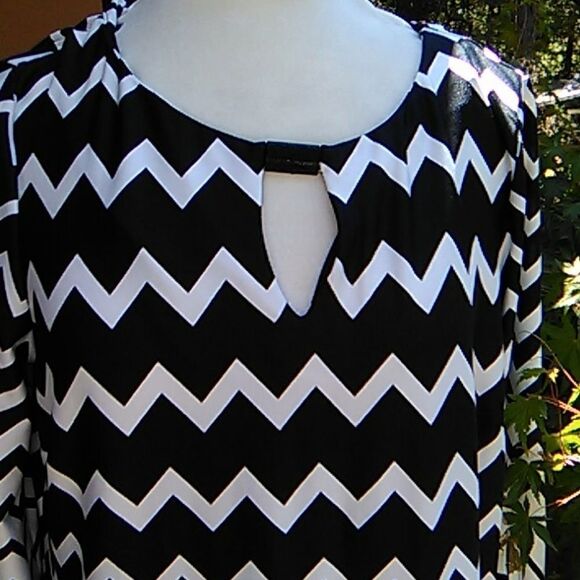 Emma & Michele Shift Dress - Picture 2 of 12